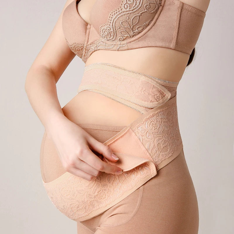 Vue de dos du corset, mettant en évidence le soutien lombaire renforcé pour soulager les douleurs de dos post-partum. Essentiel pour la récupération après l'accouchement.